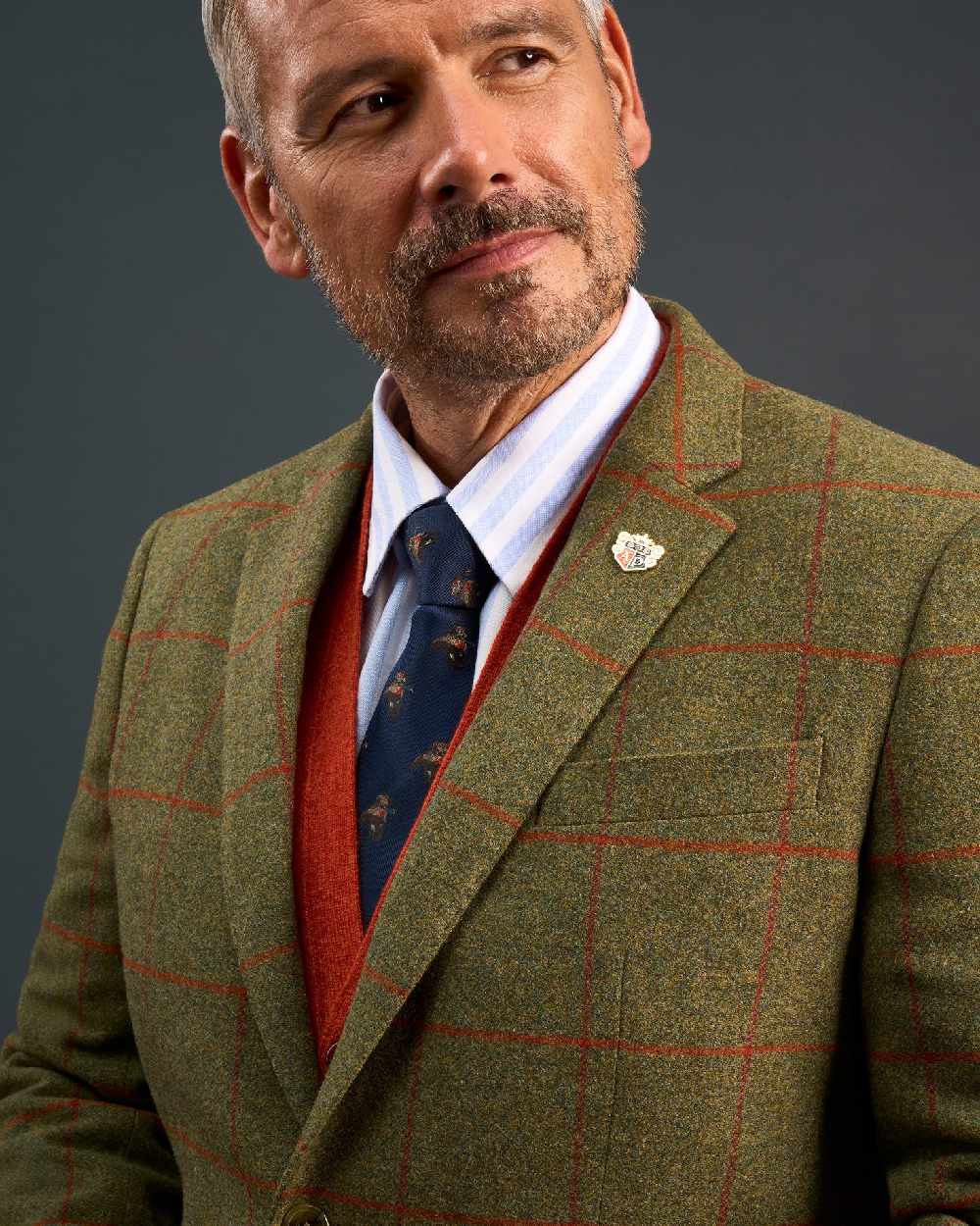 Reed Coloured Alan Paine Combrook Mens Tweed Sports Blazer on indoor background