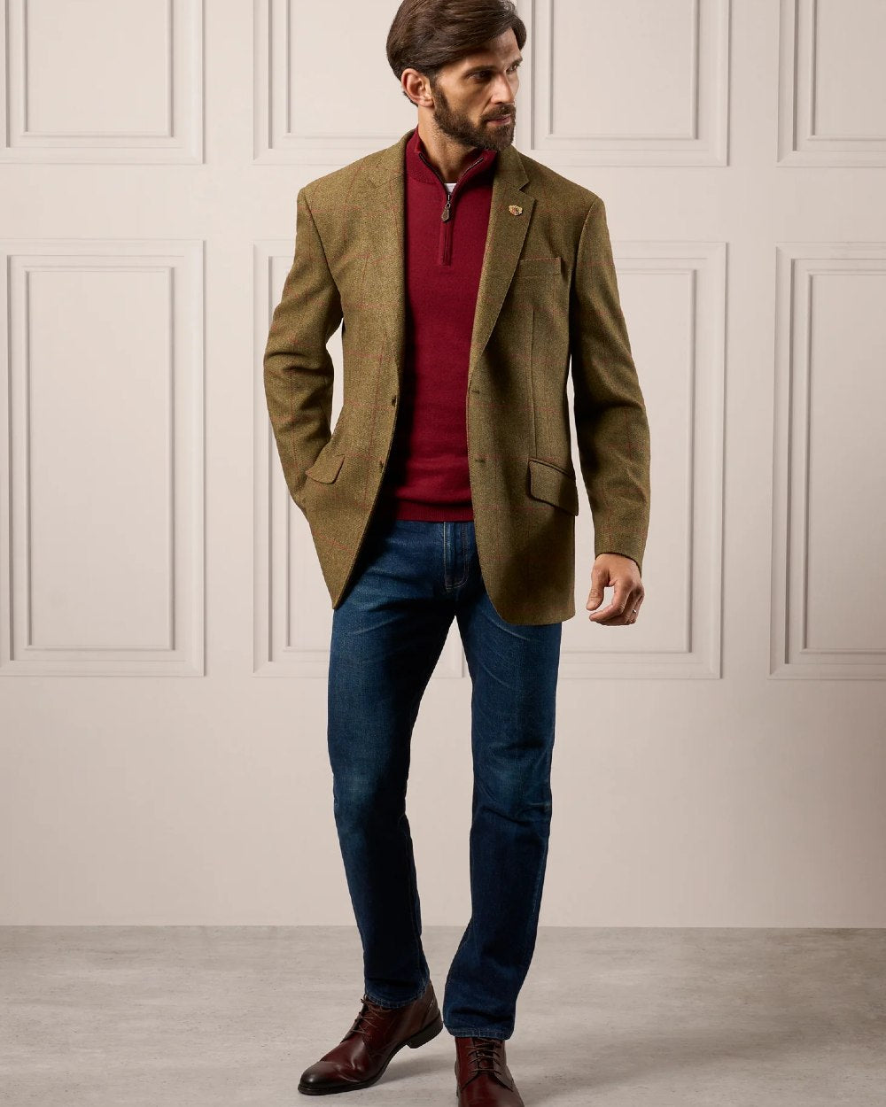 Sage coloured Alan Paine Combrook Mens Tweed Sports Blazer on indoor background