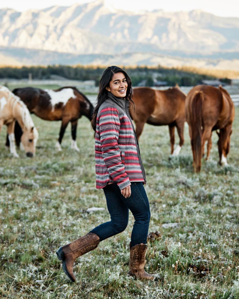 Ariat Womens Heritage R Toe Western Boot in Distressed Brown