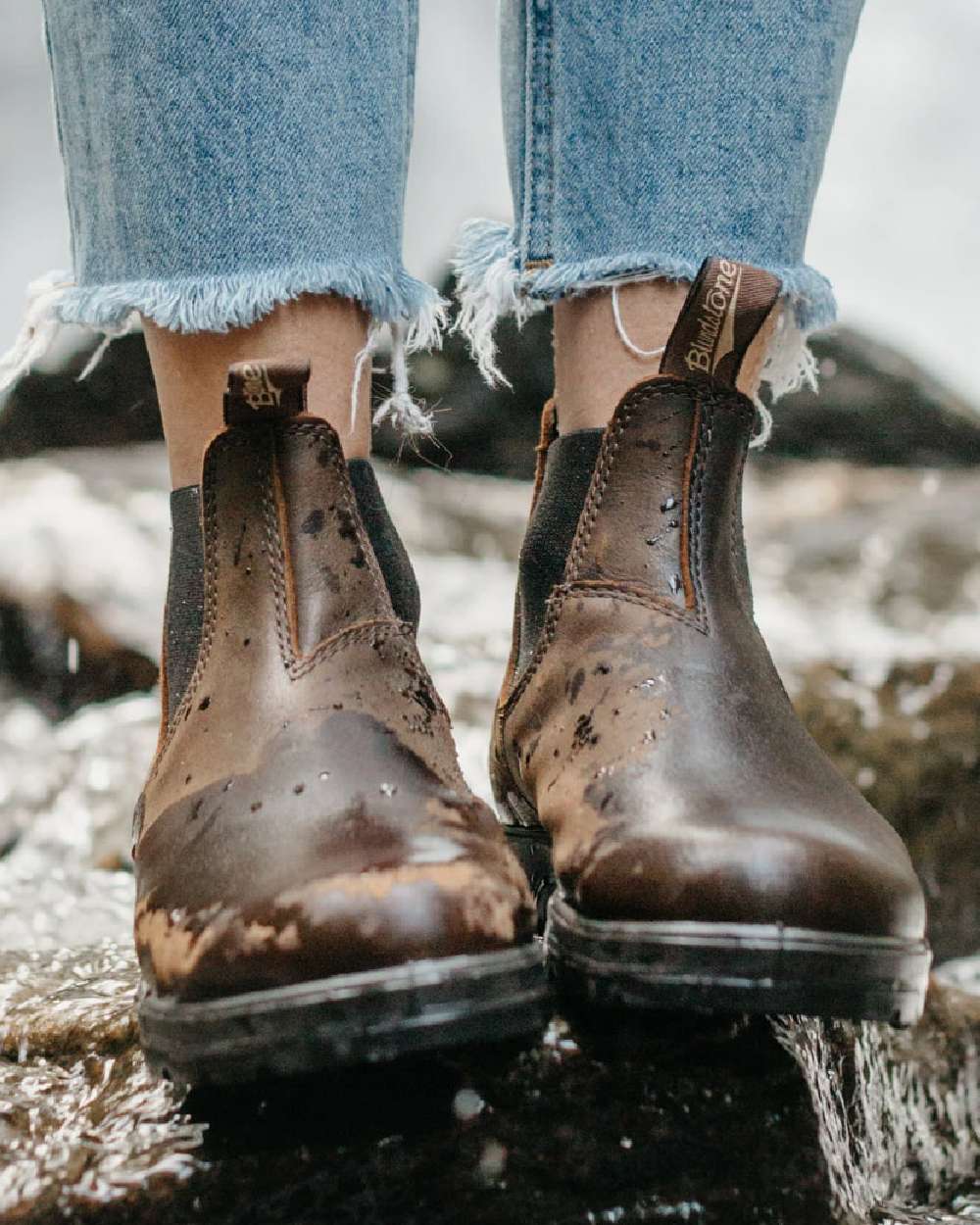 Antique brown coloured Blundstone 1609 Antique Brown Boots on blurry background