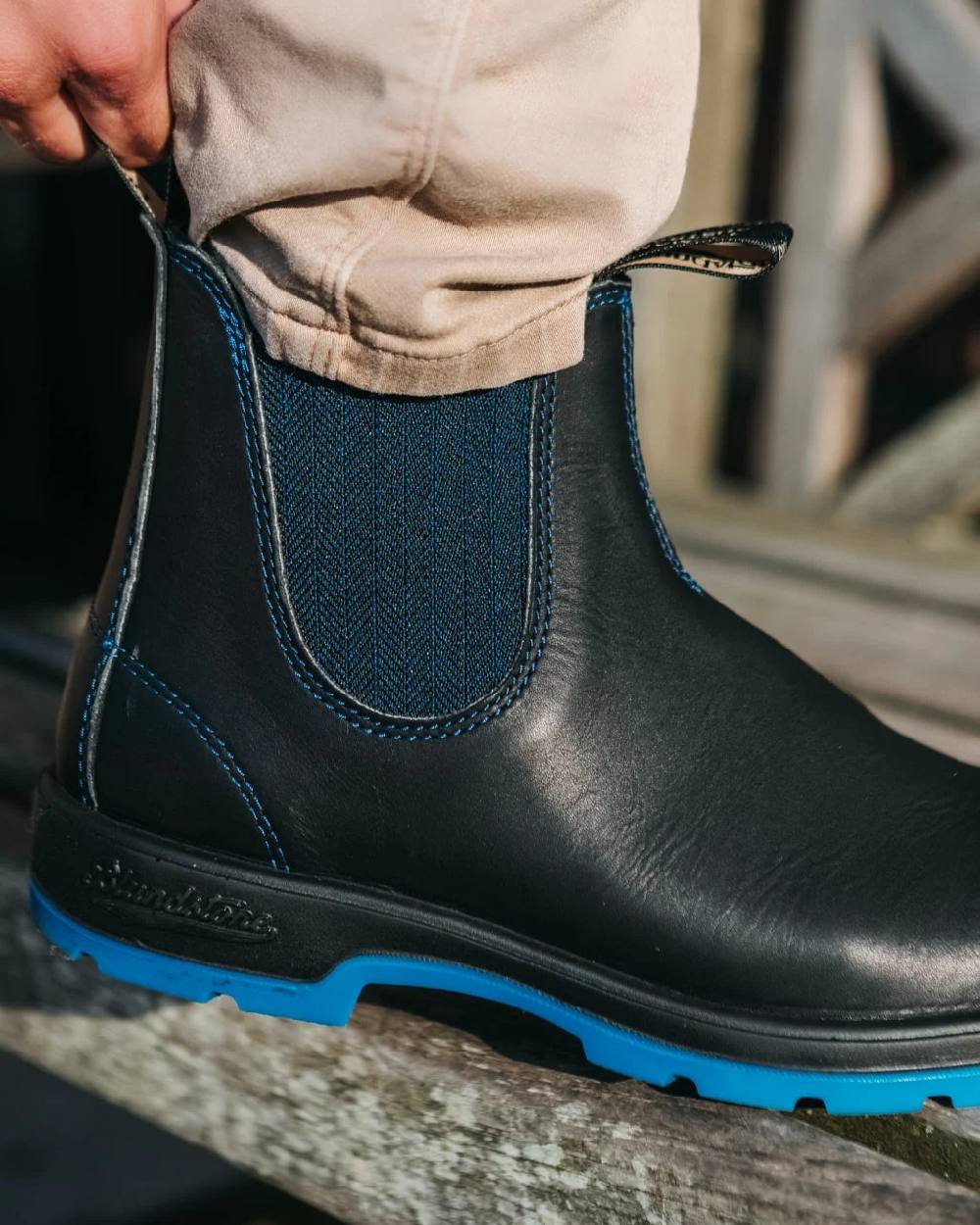 Blundstone 2343 Black Blue Chelsea Boots