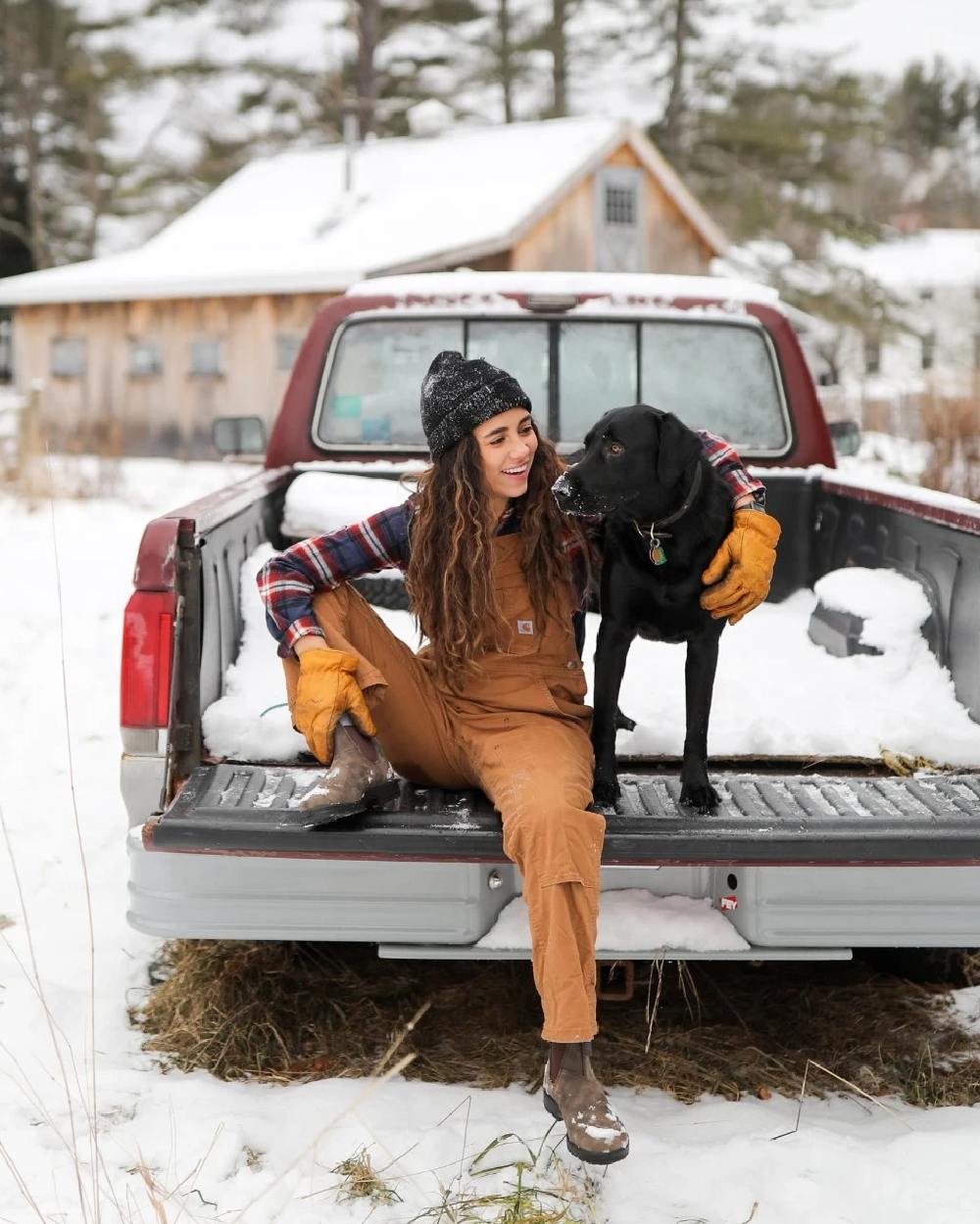 Rustic Brown coloured Blundstone 584 Waterproof Rustic Brown Leather on snow background