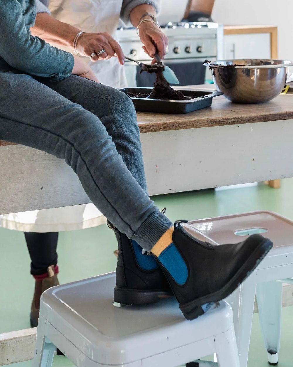 Black Blue Coloured Blundstone Childrens 580 Black Blue Chelsea Boots on indoor background