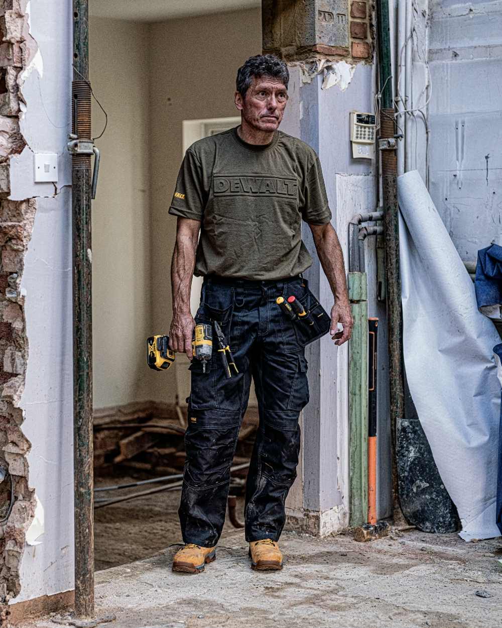 DeWalt Pro Tradesman Trousers in Black