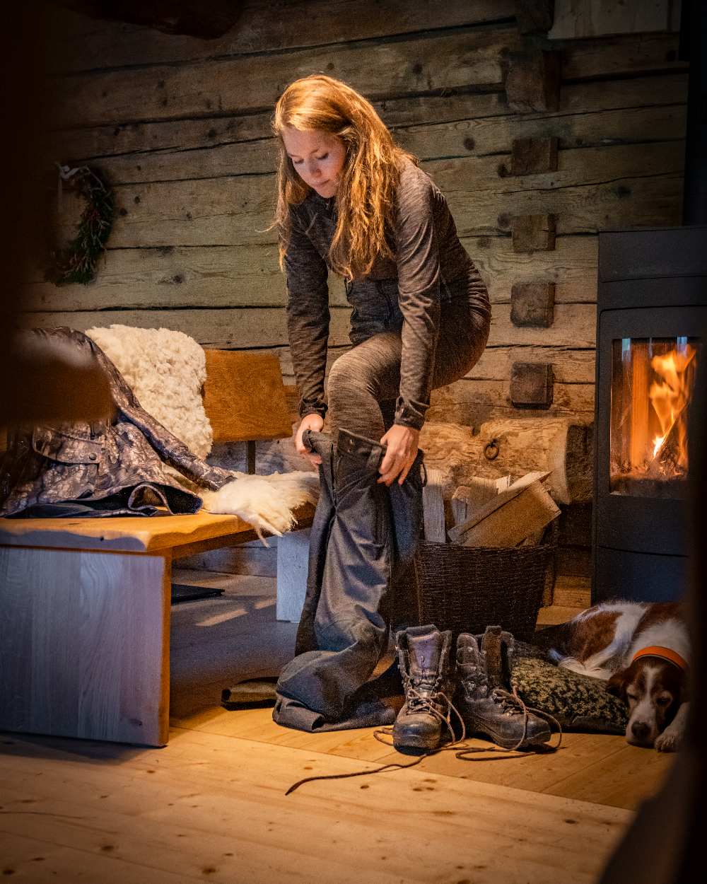 Brown Melange coloured Deerhunter Lady Insulated Leggings on wooden house background