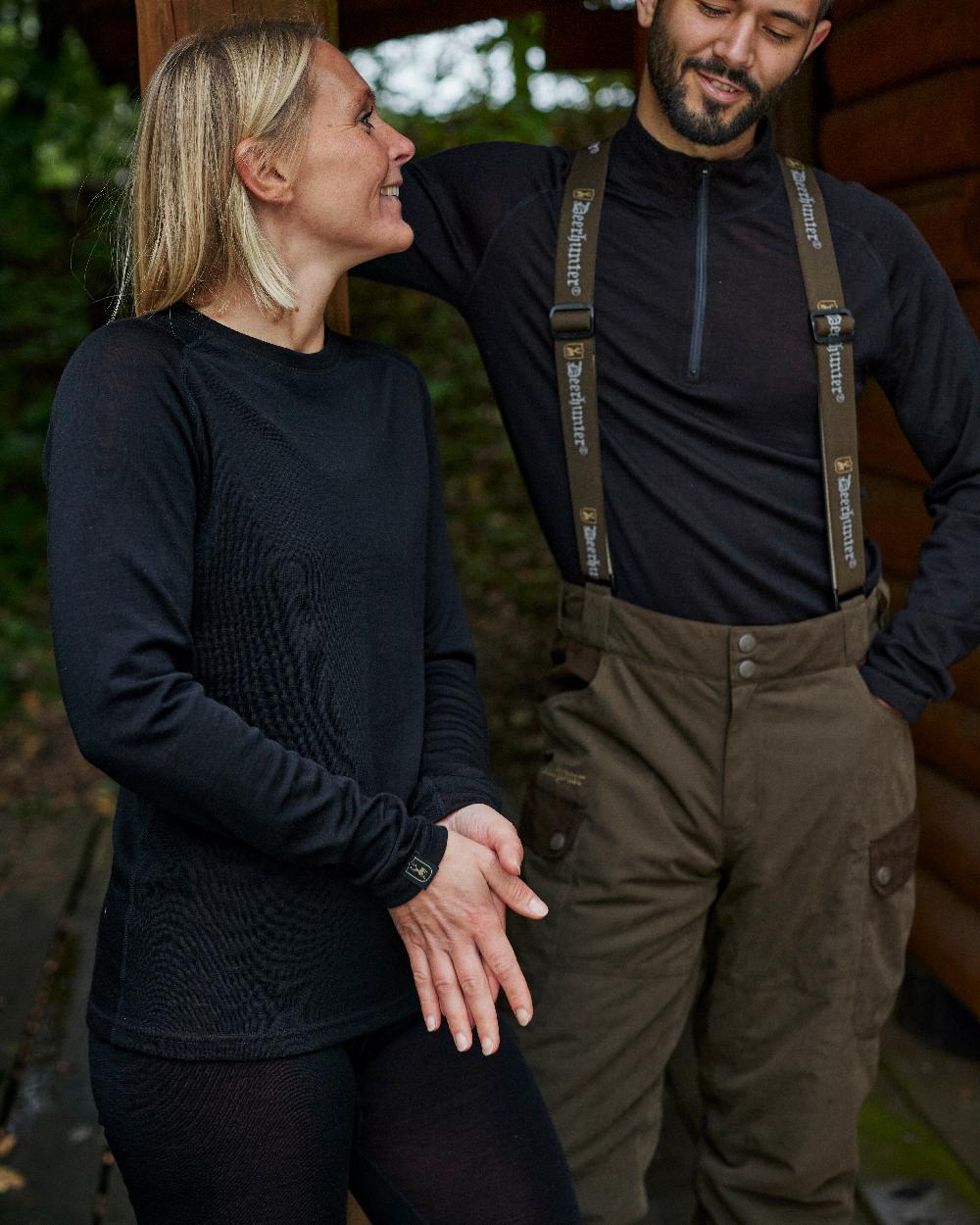 Black Oak coloured Deerhunter Lady Quinn Merino Leggings on blurry background