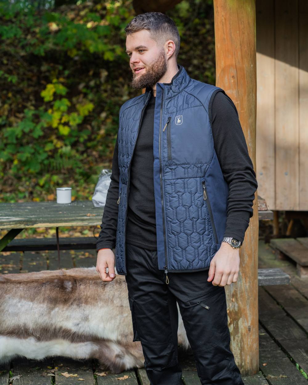 Black Oak coloured Deerhunter Quinn Merino Undershirt on forest background