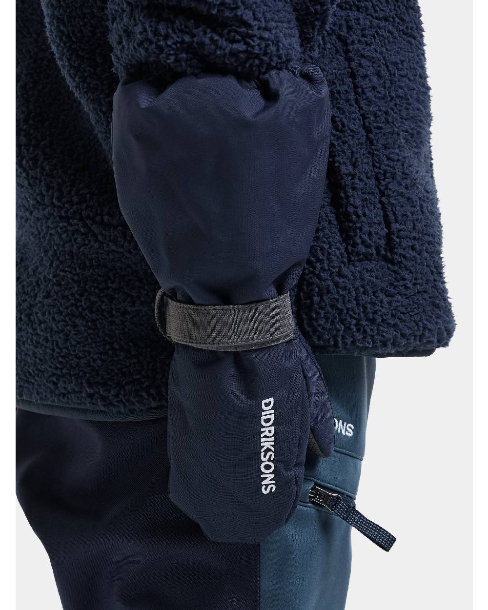 Navy Coloured Didriksons Biggies Mitten 8 on White Background