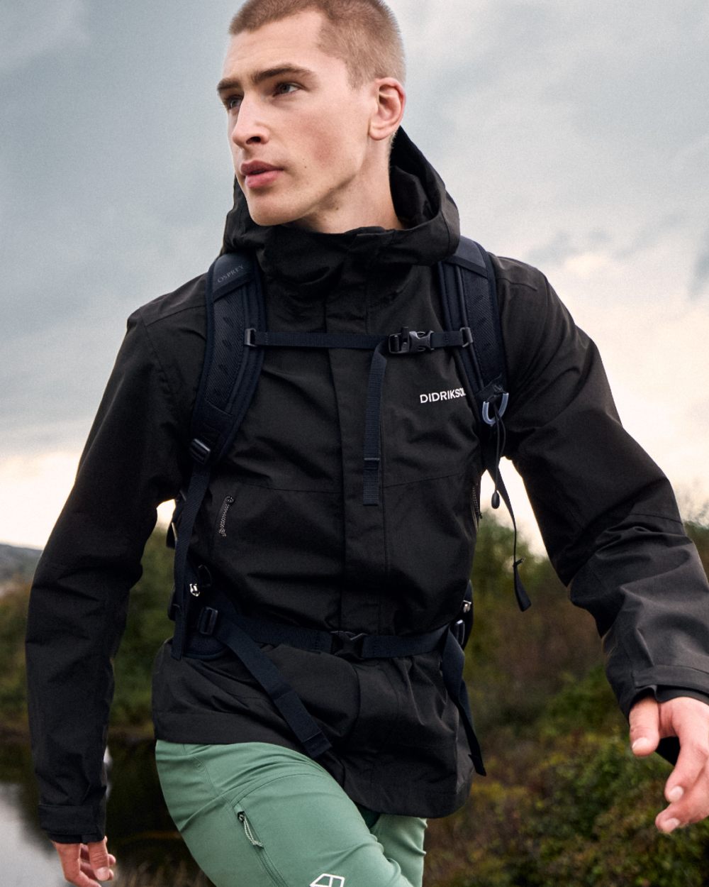 Black coloured Didriksons Mens Grit Jacket 4 on mountain background