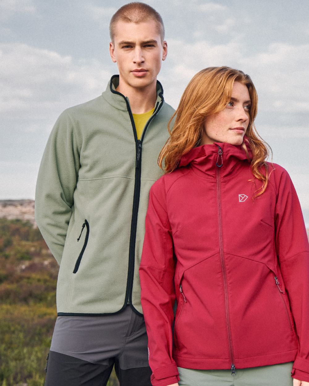 Wilted Leaf coloured Didriksons Mens Hans Windproof Full Zip Fleece on outdoor background