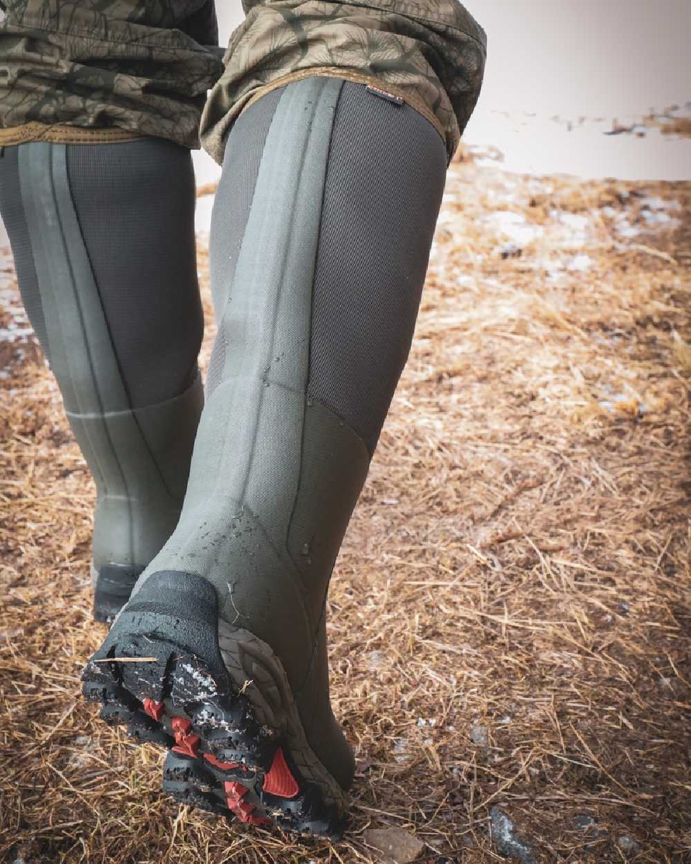 Dark Green Coloured Gateway1 Woodbeater 18" 7mm Side Zip Wellingtons on outdoor background