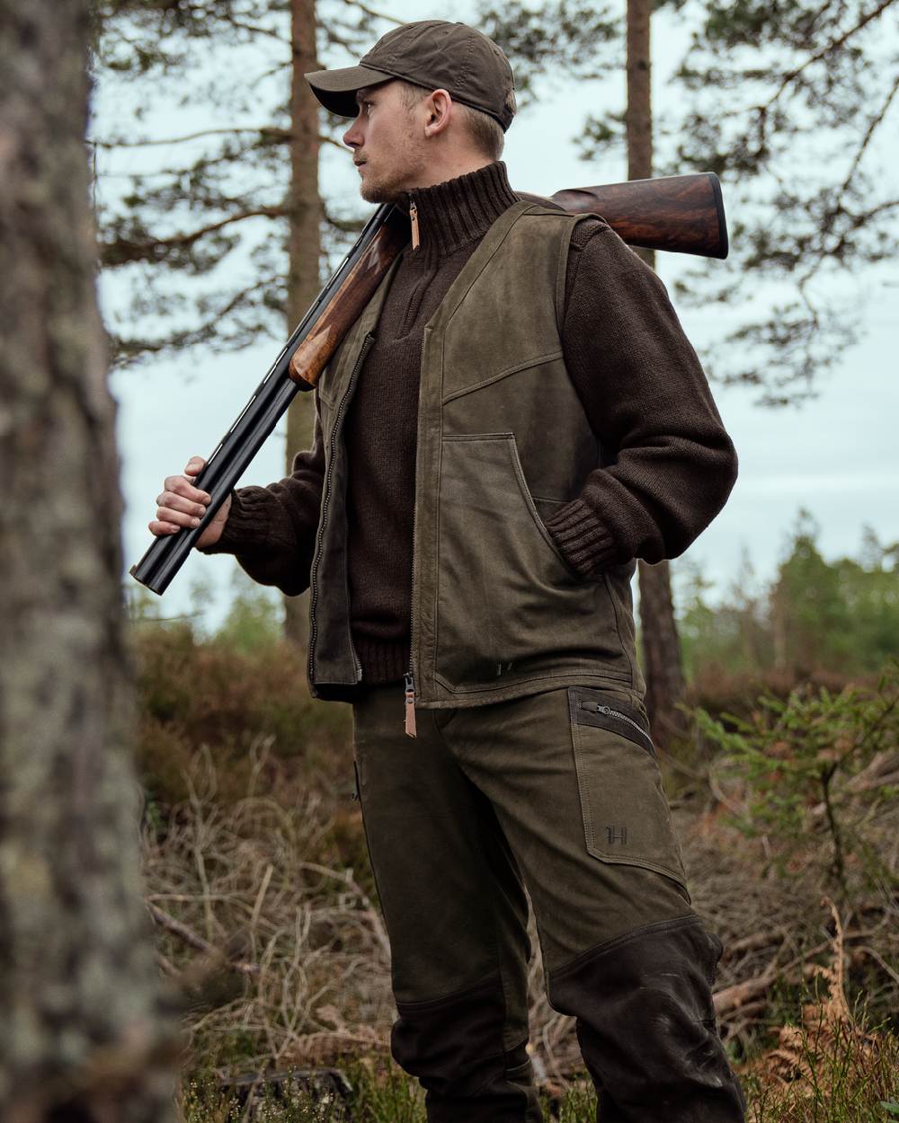 Demitasse Brown Coloured Harkila Annaboda 2.0 HSP Knit Pullover on forest background