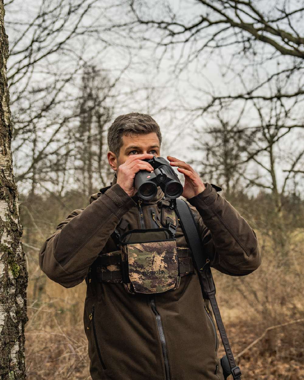 AXIS MSP Forest Coloured Harkila Bino Harness on outdoor background