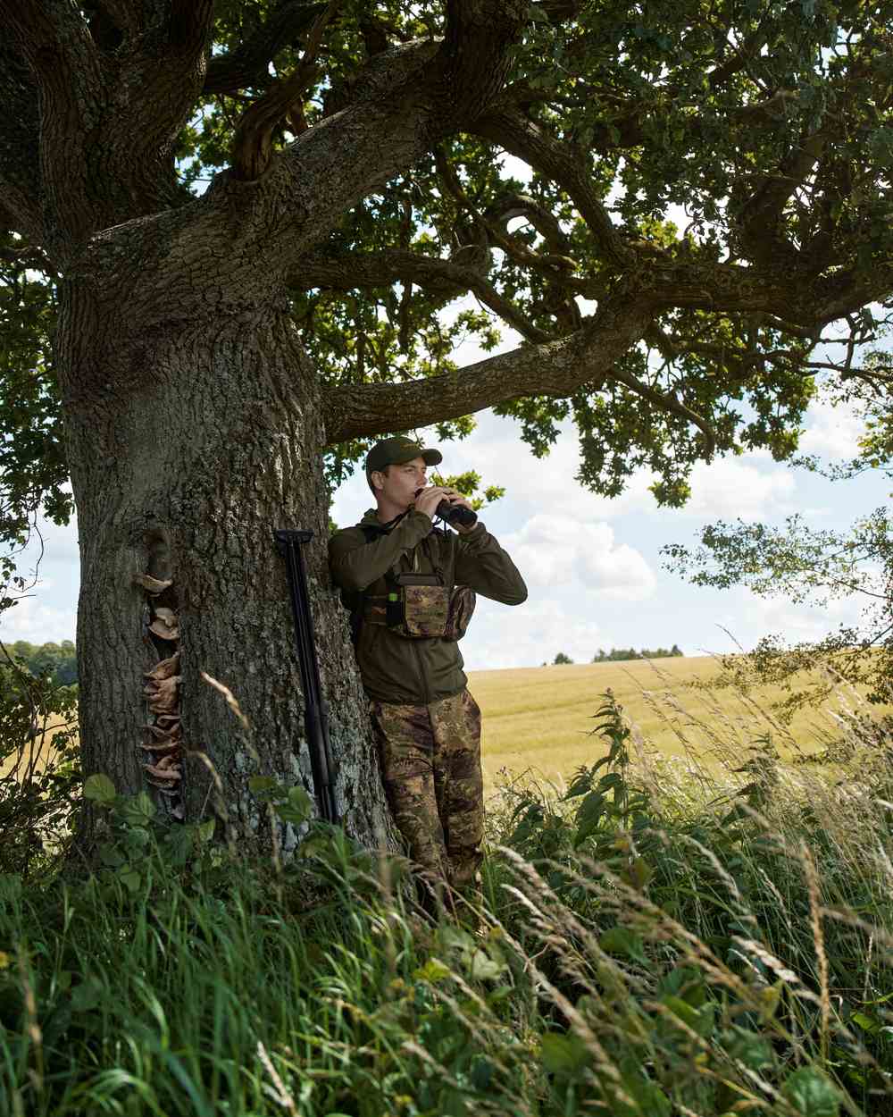AXIS MSP Forest Coloured Harkila Bino Harness on outdoor background