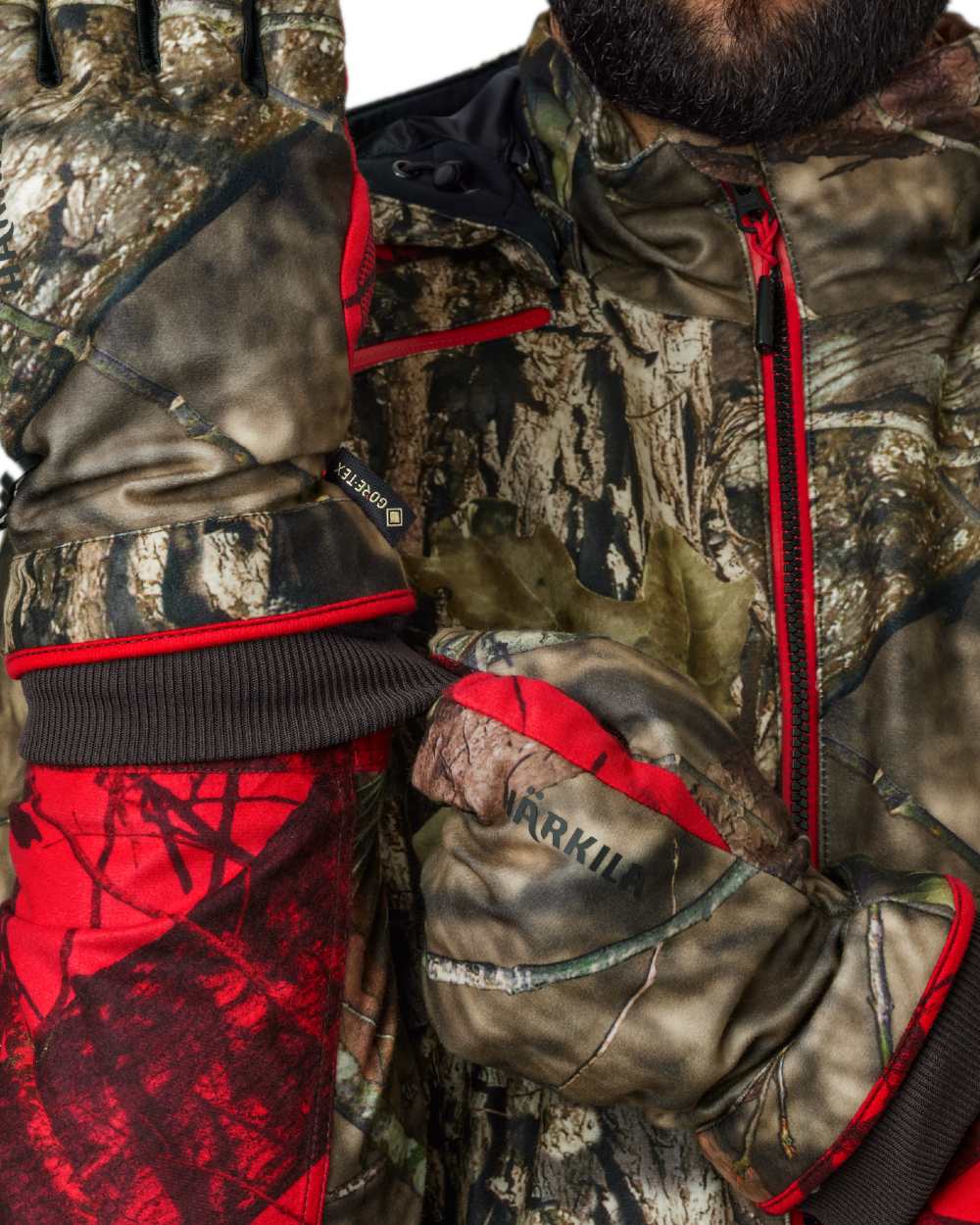 Mossy Oak Break-Up Country Mossy Oak Red Coloured Harkila Moose Hunter 2.0 GTX Gloves on white background