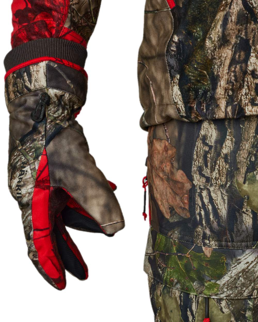 Mossy Oak Break-Up Country Mossy Oak Red Coloured Harkila Moose Hunter 2.0 GTX Gloves on white background