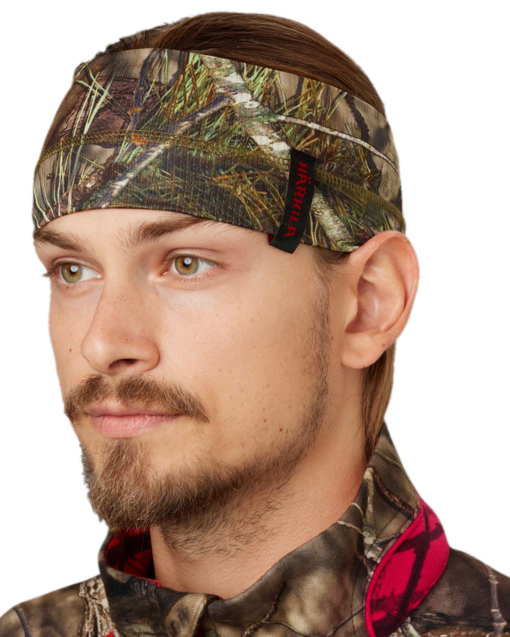 MossyOak Break-Up Country Coloured Harkila Moose Hunter 2.0 Neck Gaiter on white background