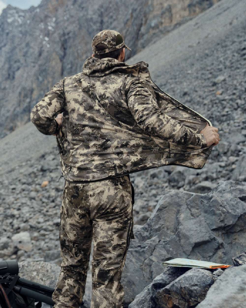 AXIS Mountain Coloured Harkila Mountain Hunter Expedition Fleece Hoodie on mountain background