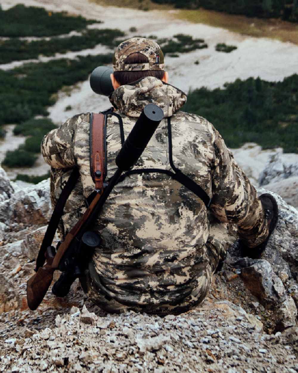 AXIS Mountain Coloured Harkila Mountain Hunter Expedition Fleece Hoodie on mountain background