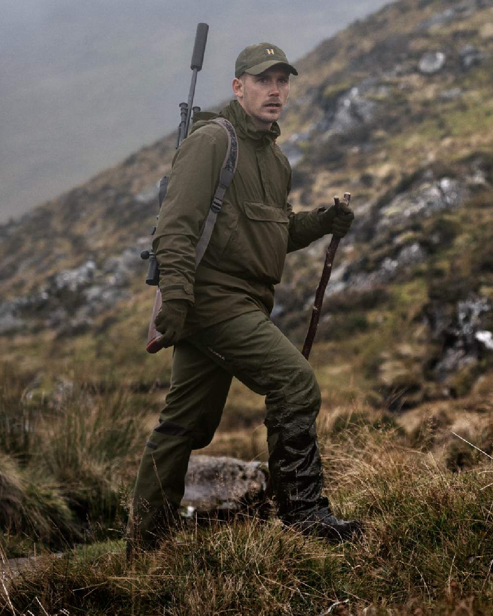 Willow Green Coloured Harkila Orton Tech HWS Packable Smock on outdoor background