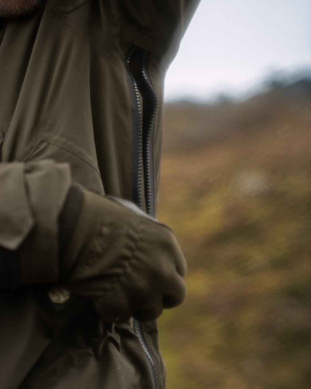 Willow Green Coloured Harkila Orton Tech HWS Packable Smock on outdoor background