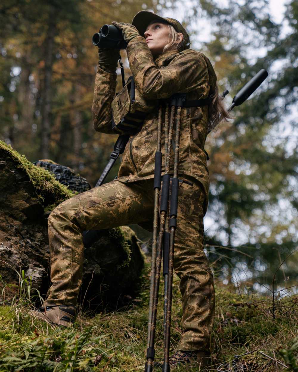 Axis MSP Forest coloured Harkila Womens Deer Stalker Camo HWS Jacket on forest background