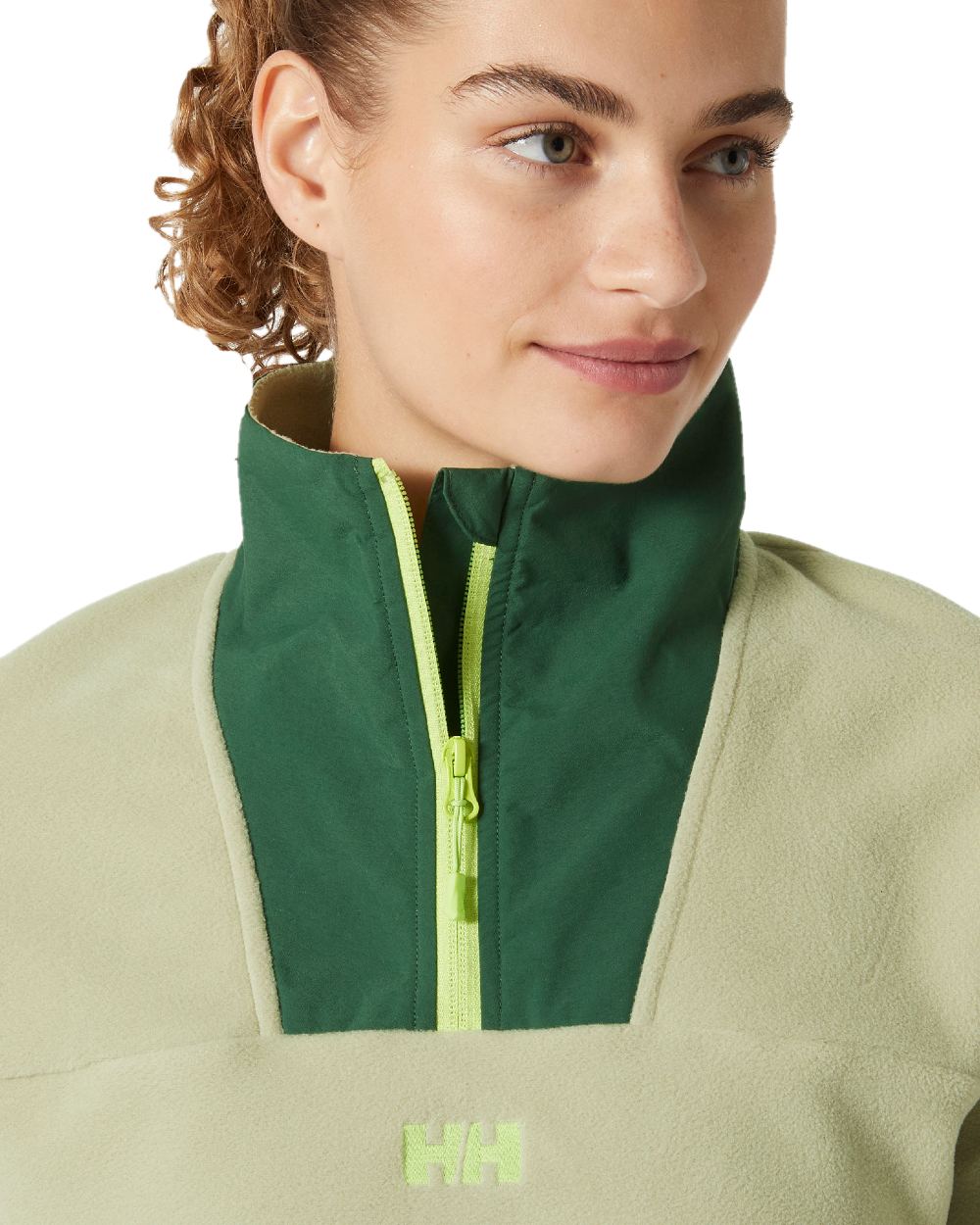 Light Lav Coloured Helly Hansen Womens Daybreaker Cropped Fleece Jacket on white background