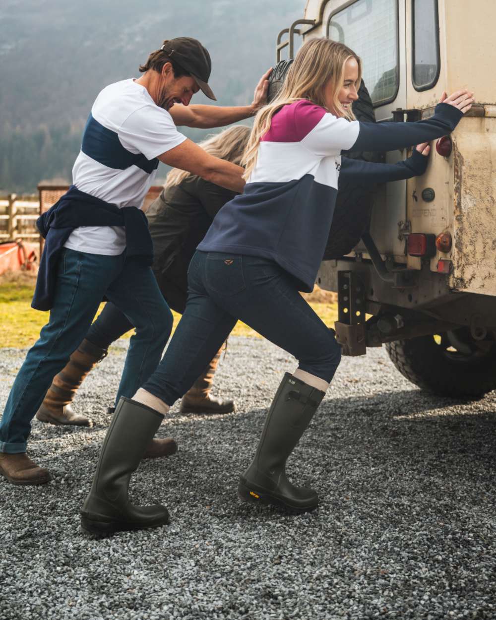 White Navy White Coloured Hoggs of Fife Mens Dalbeattie Colour Block T-Shirt on countryside background