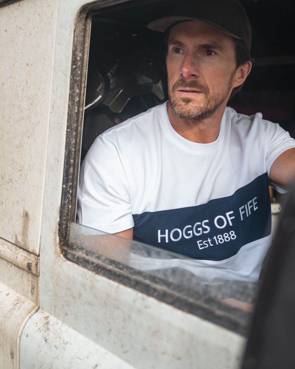 White Navy White Coloured Hoggs of Fife Mens Dalbeattie Colour Block T-Shirt on car background
