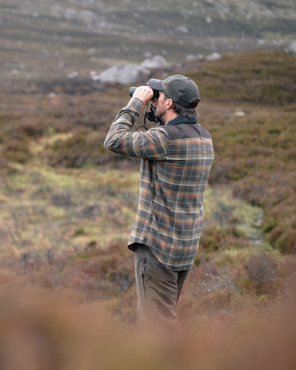 Olive Gold coloured Hoggs of Fife Mens Glenmore Hunting Shirt on moorland