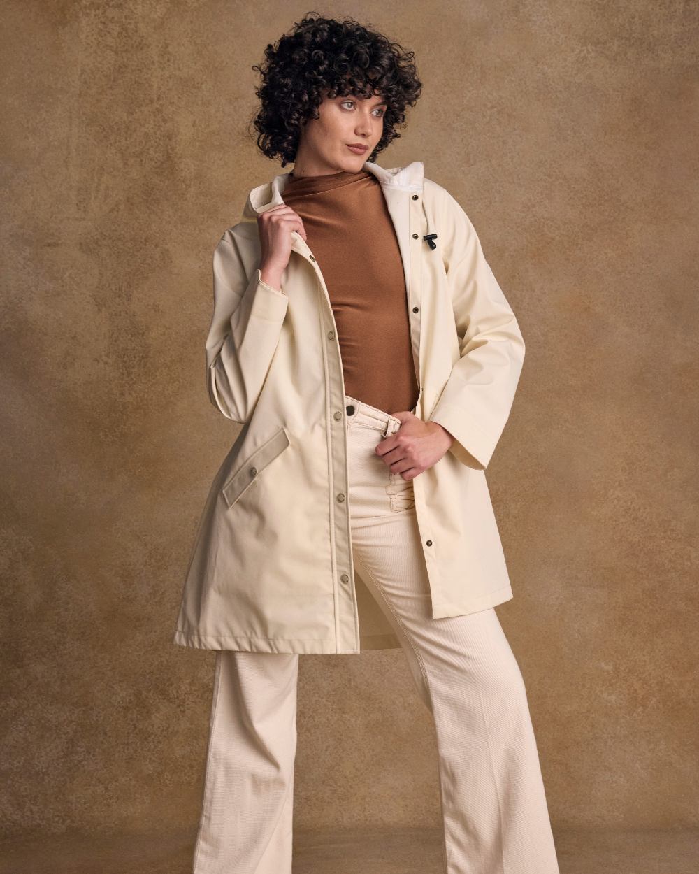 Pearl Coloured Jack Murphy Womens Fiadh Waterproof Jacket on indoor background