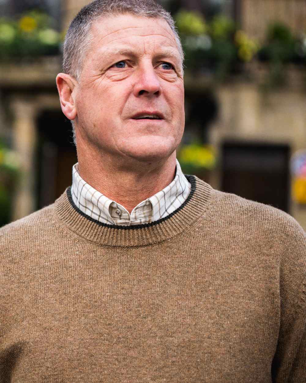Barley coloured Jack Pyke Ashcombe Lambswool Crewknit Pullover on blurry background