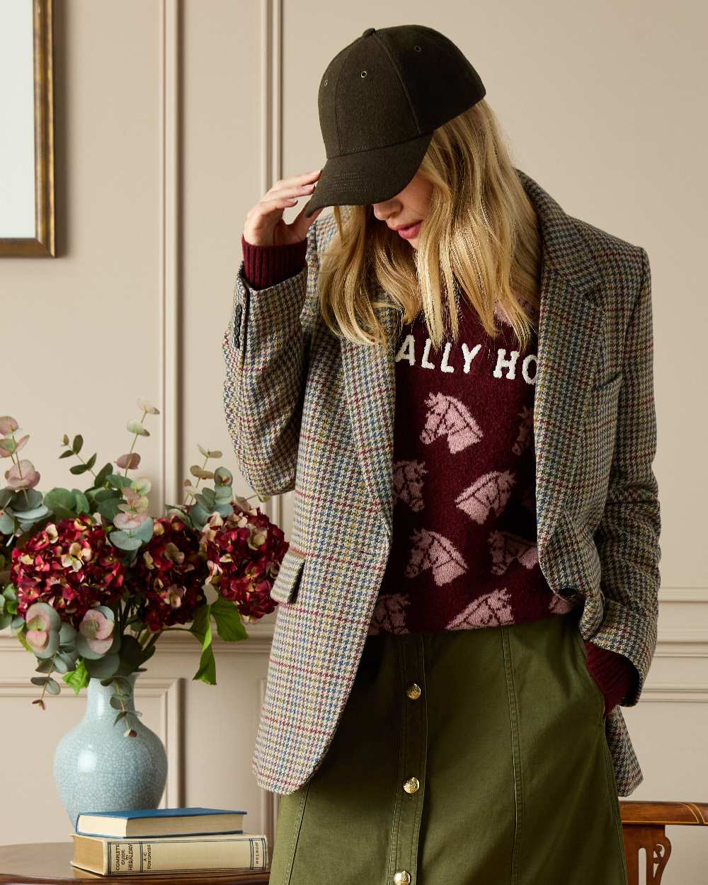 Elton Tweed Coloured Joules Womens Hackmore Relaxed Fit Wool Blend Tweed Blazer on indoor background