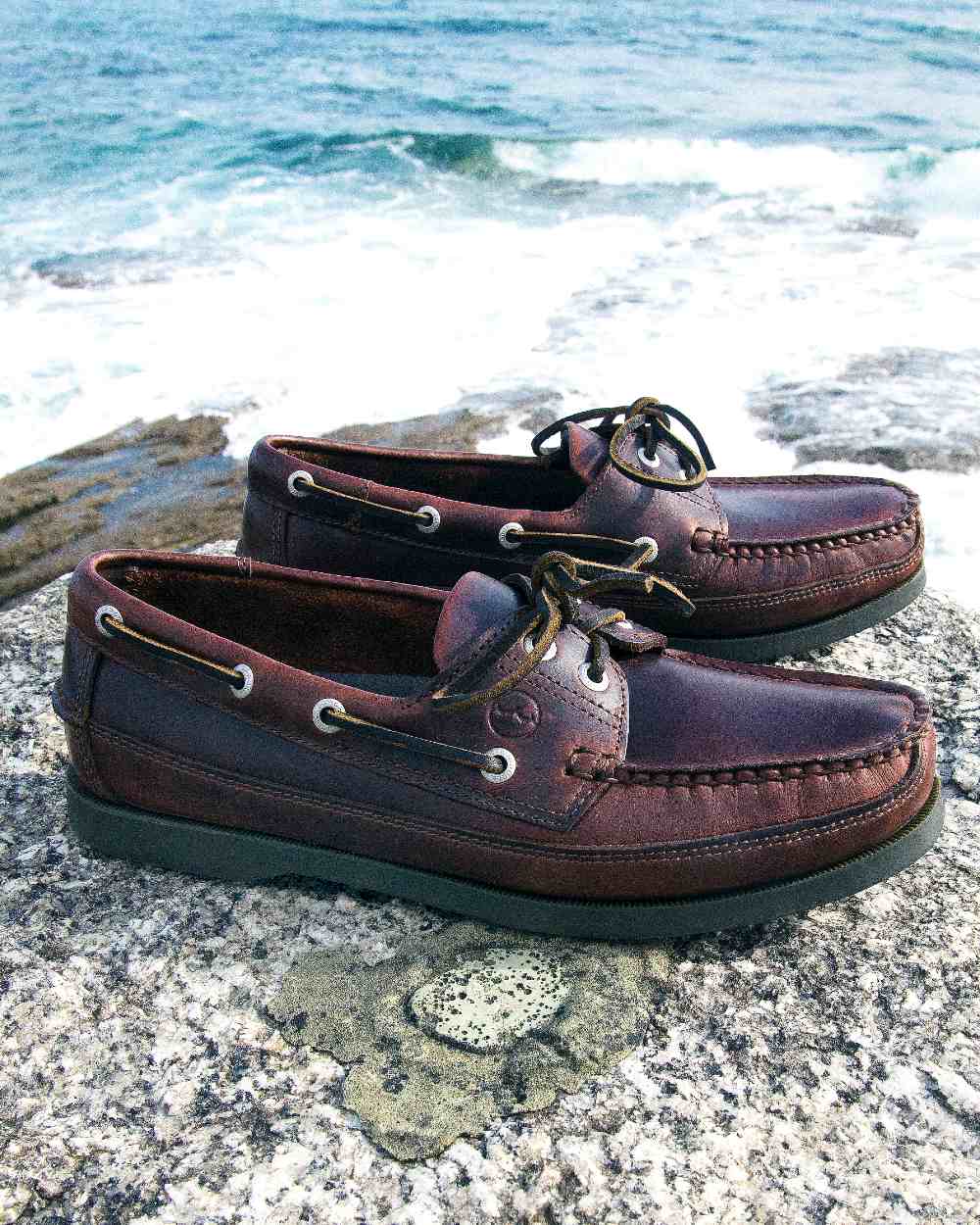 Elk Coloured Orca Bay Augusta Mens Deck Shoes On A Ocean Background