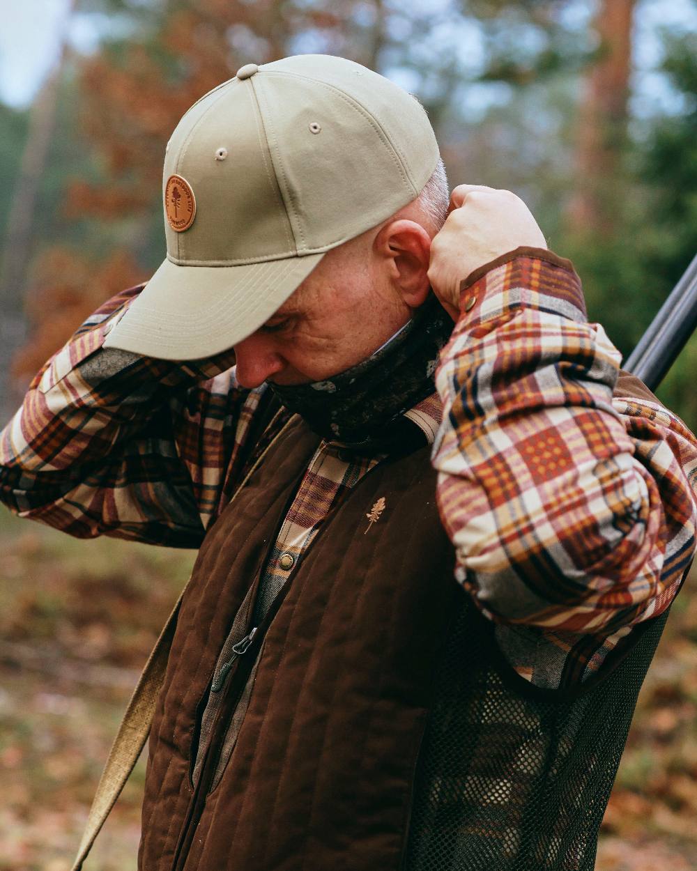 Light Khaki Coloured Pinewood Finnveden Hybrid Cap on outdoor background