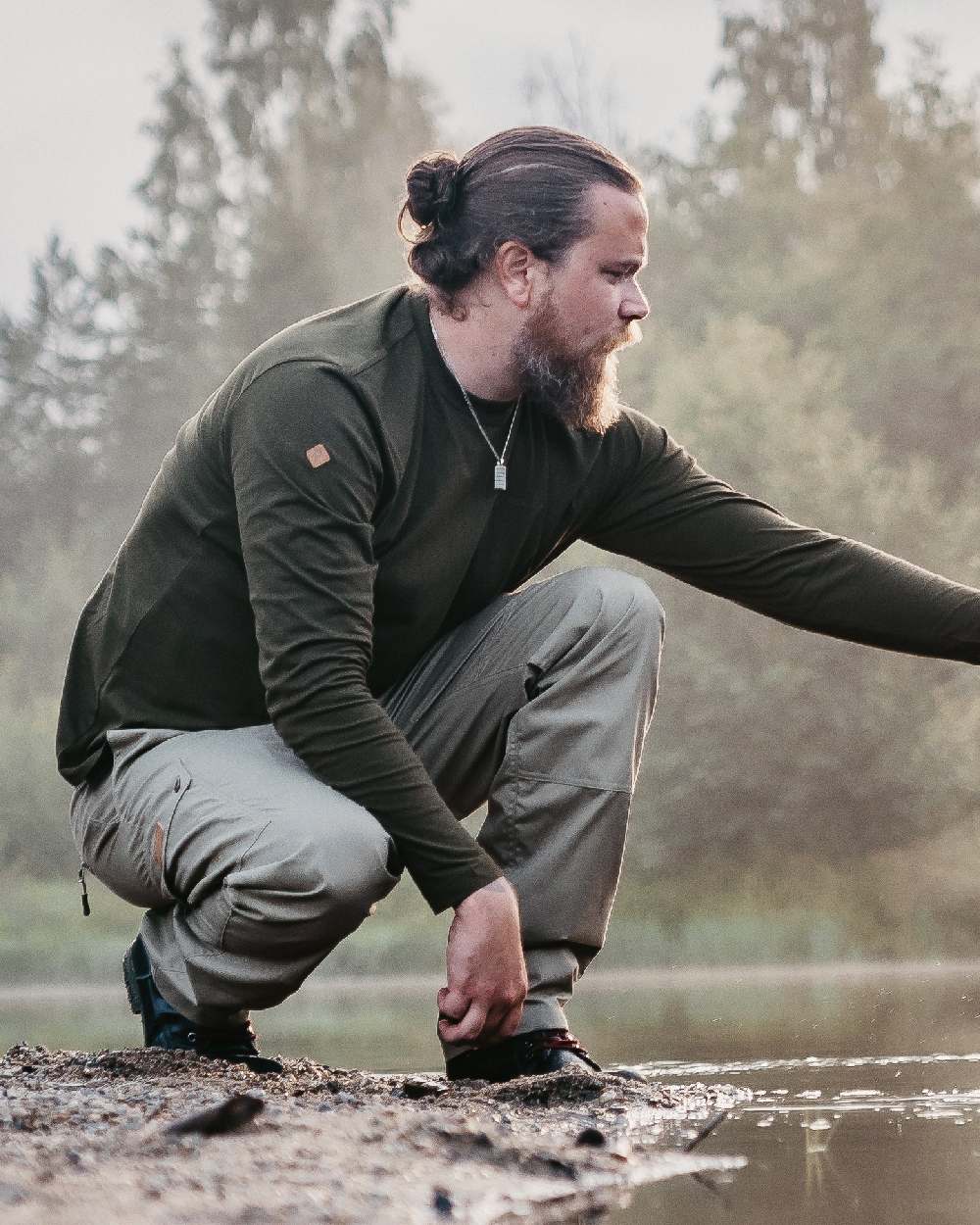 Light Khaki Coloured Pinewood Mens Finnveden Outdoor Classical Trousers on outdoor background