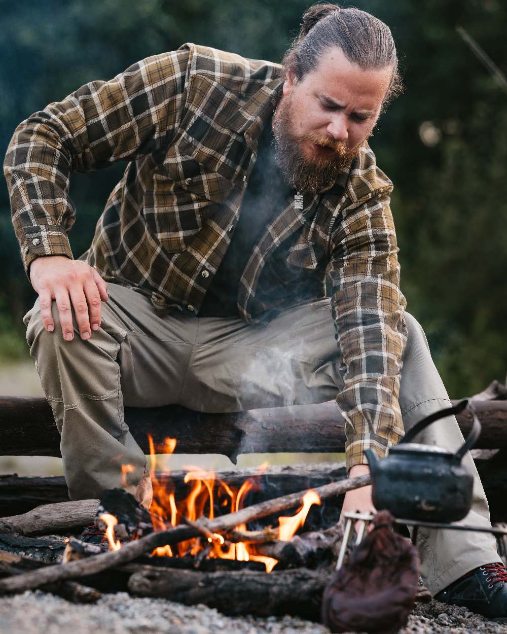 Light Khaki Coloured Pinewood Mens Finnveden Outdoor Classical Trousers on outdoor background