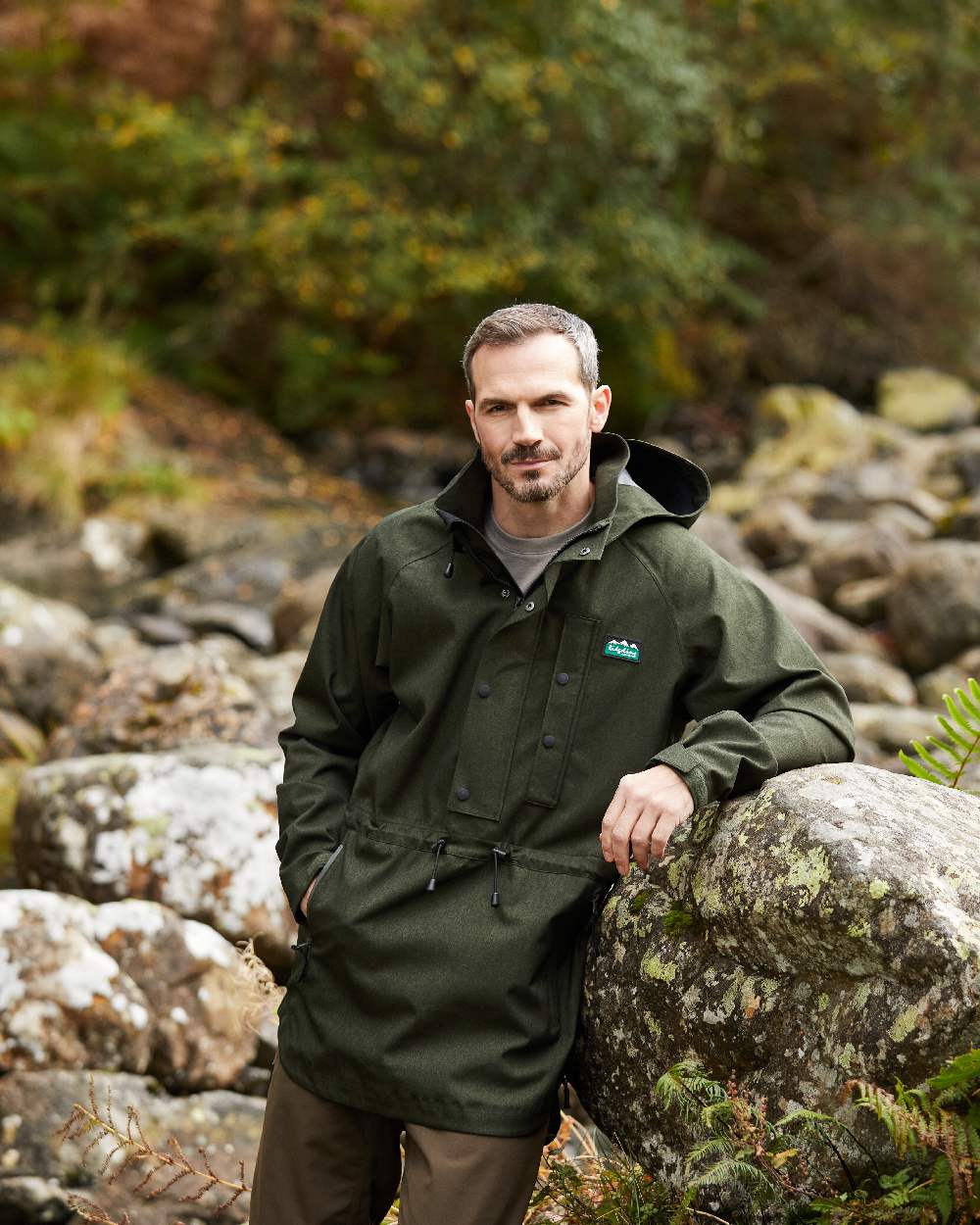 Deep Forest Marl coloured Ridgeline Mens Monsoon Light Smock on lawn background