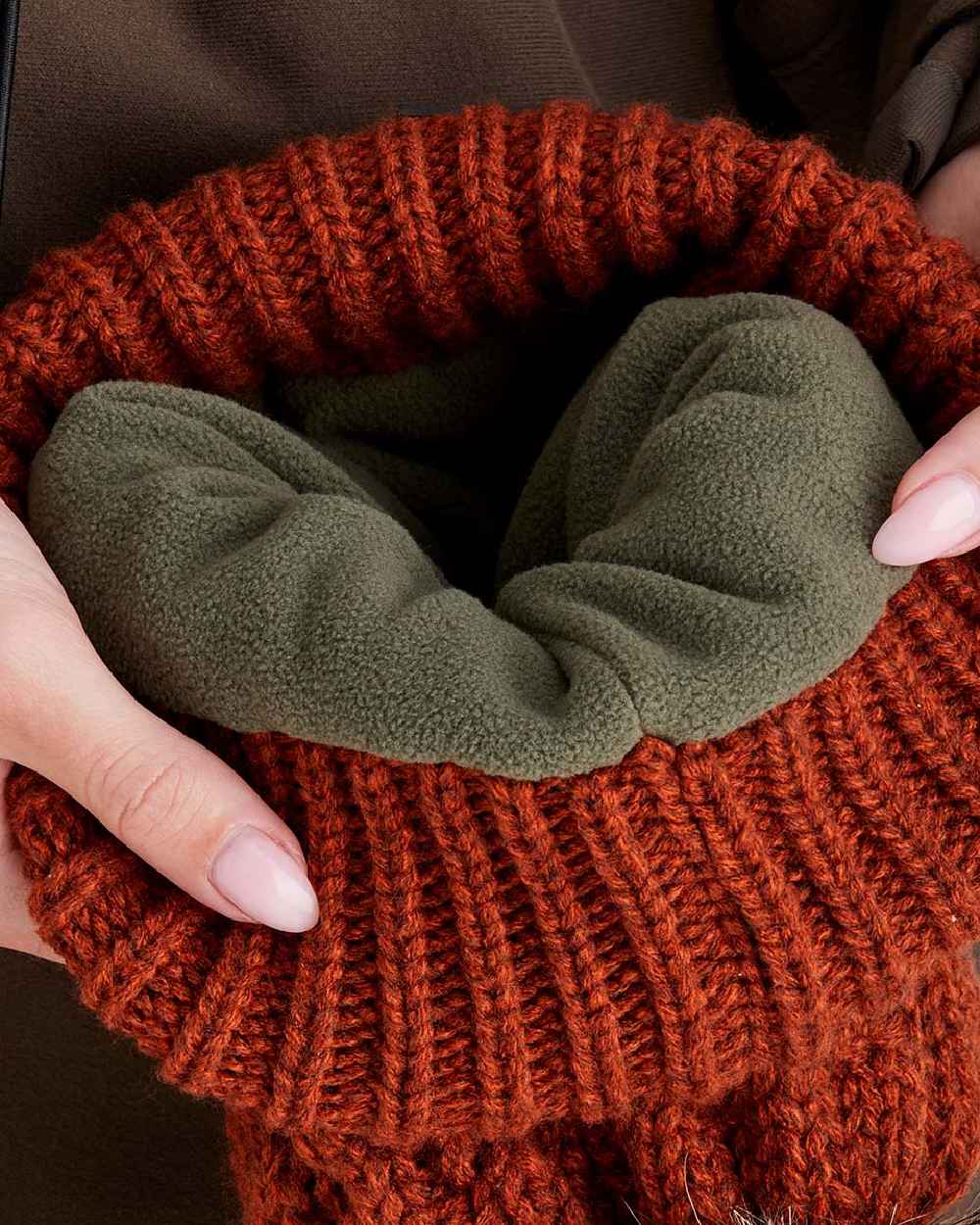 Russet Coloured Ridgeline Nordic Fleck Bobble Hat on white background
