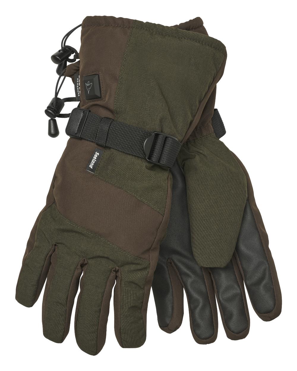 Pine Green coloured Seeland Celsius Heat Gloves on white background