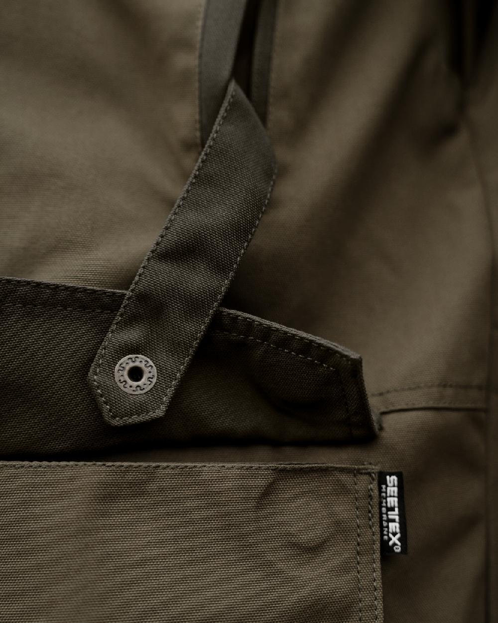 Light Pine coloured Seeland Trax Full Jacket on outdoor background