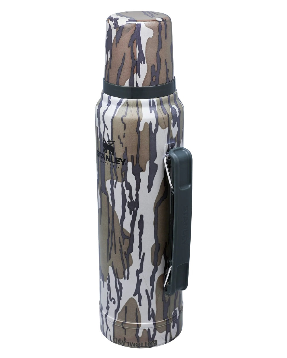 Mossy Oak Bottomland coloured Stanley Classic Legendary Bottle 1.0L on white background