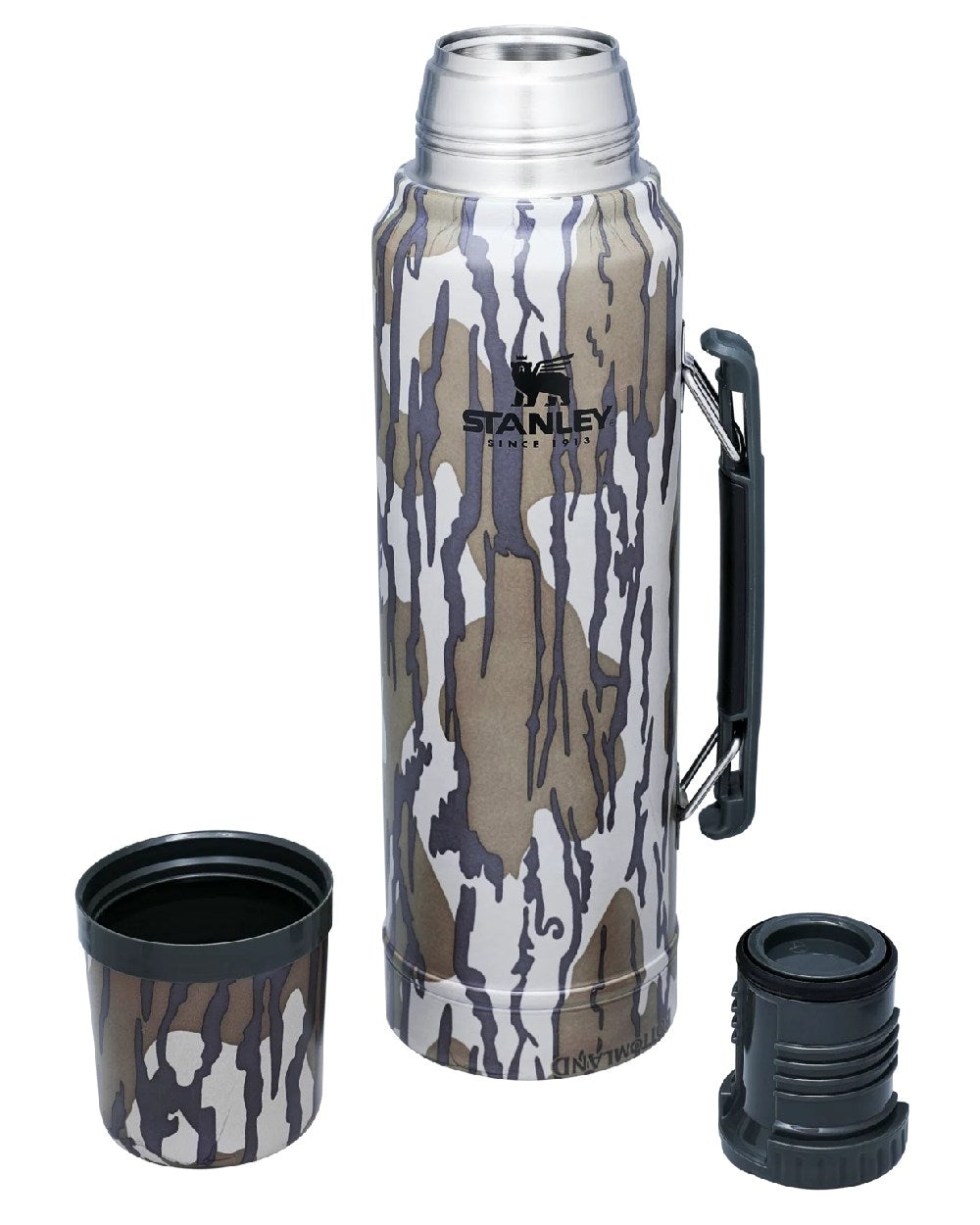 Mossy Oak Bottomland coloured Stanley Classic Legendary Bottle 1.0L on white background