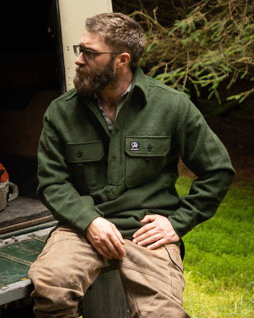 Olive Coloured Swanndri Mens Ranger Extreme V2 on outdoor background