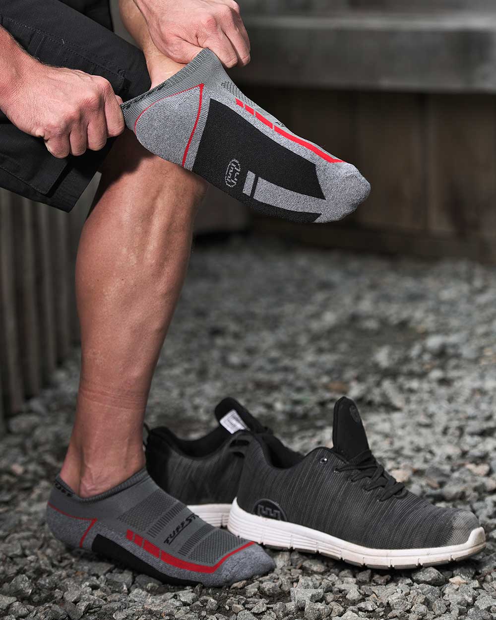 Trainer socks low cut work with safety training shoes The TuffStuff Elite Low Cut Socks in Grey and Red