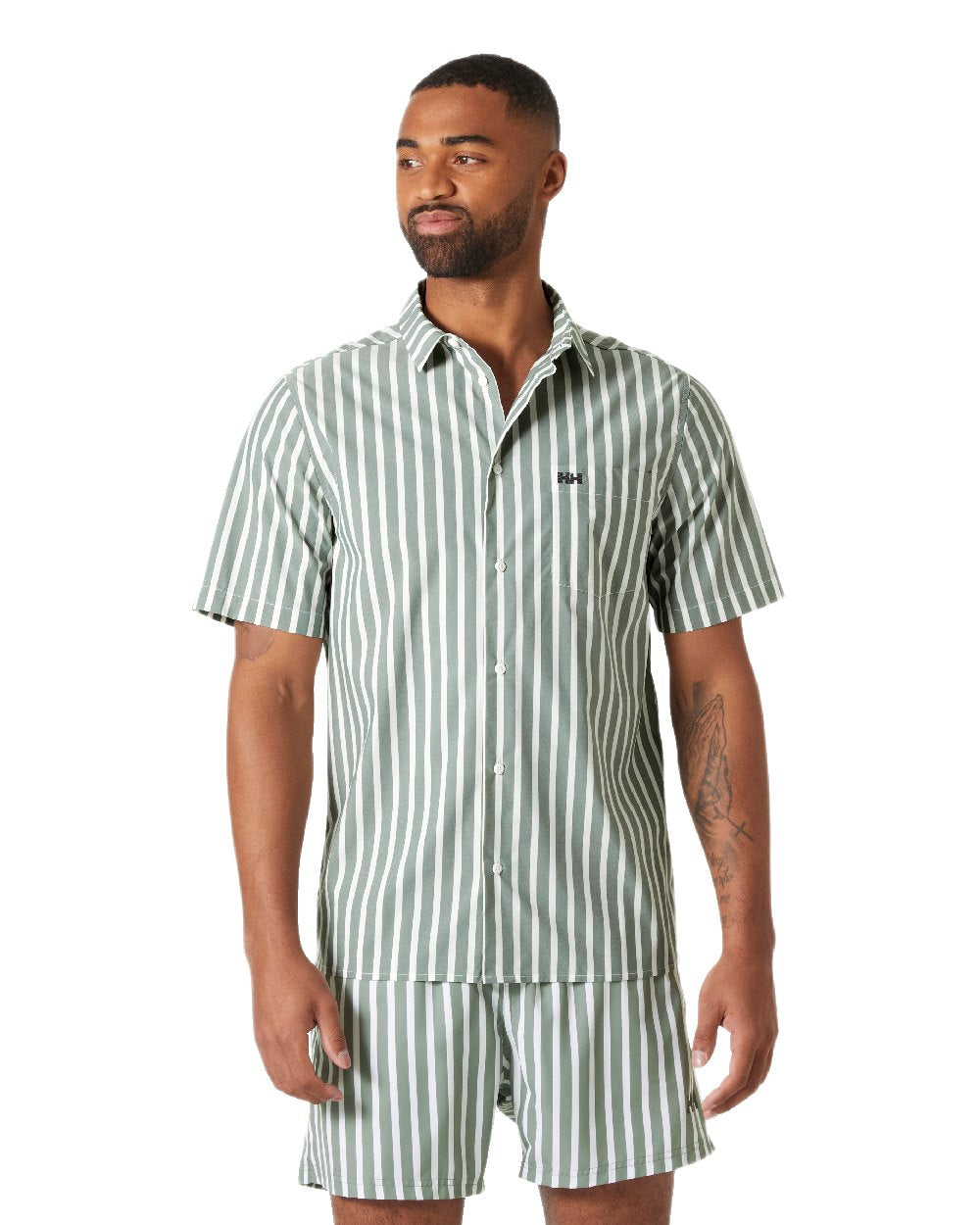 Jungle Green Coloured Helly Hansen Mens Fjord Quick Dry Short Sleeve Shirt 2.0 on White Background