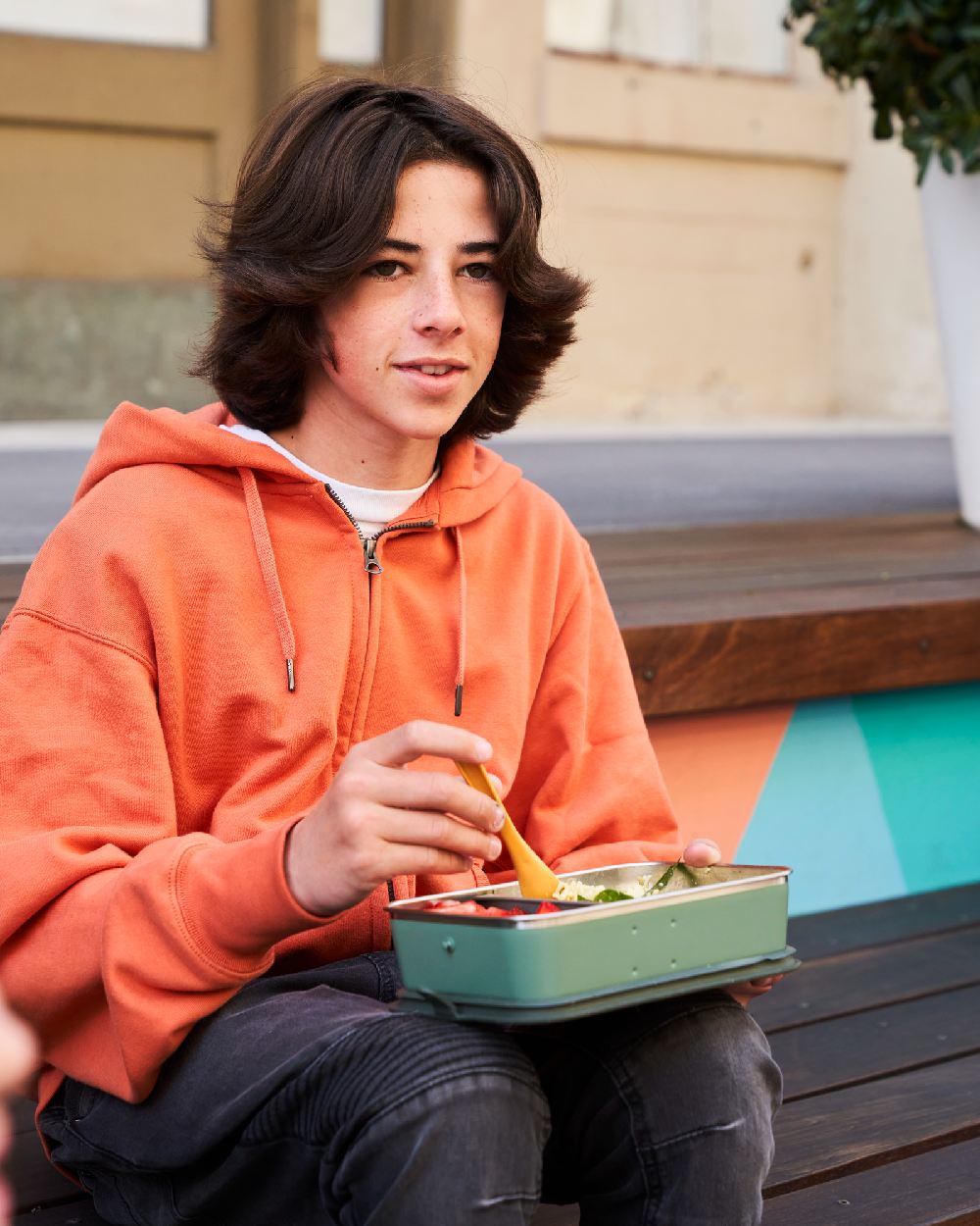 Sea Spray Coloured Klean Kanteen Rise 1005ml Meal Box On A Bench Background