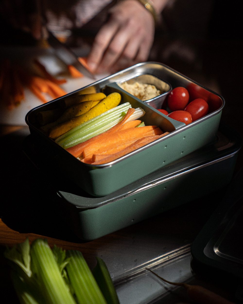 Sea Spray Coloured Klean Kanteen Rise 1005ml Meal Box On A Blurry Background