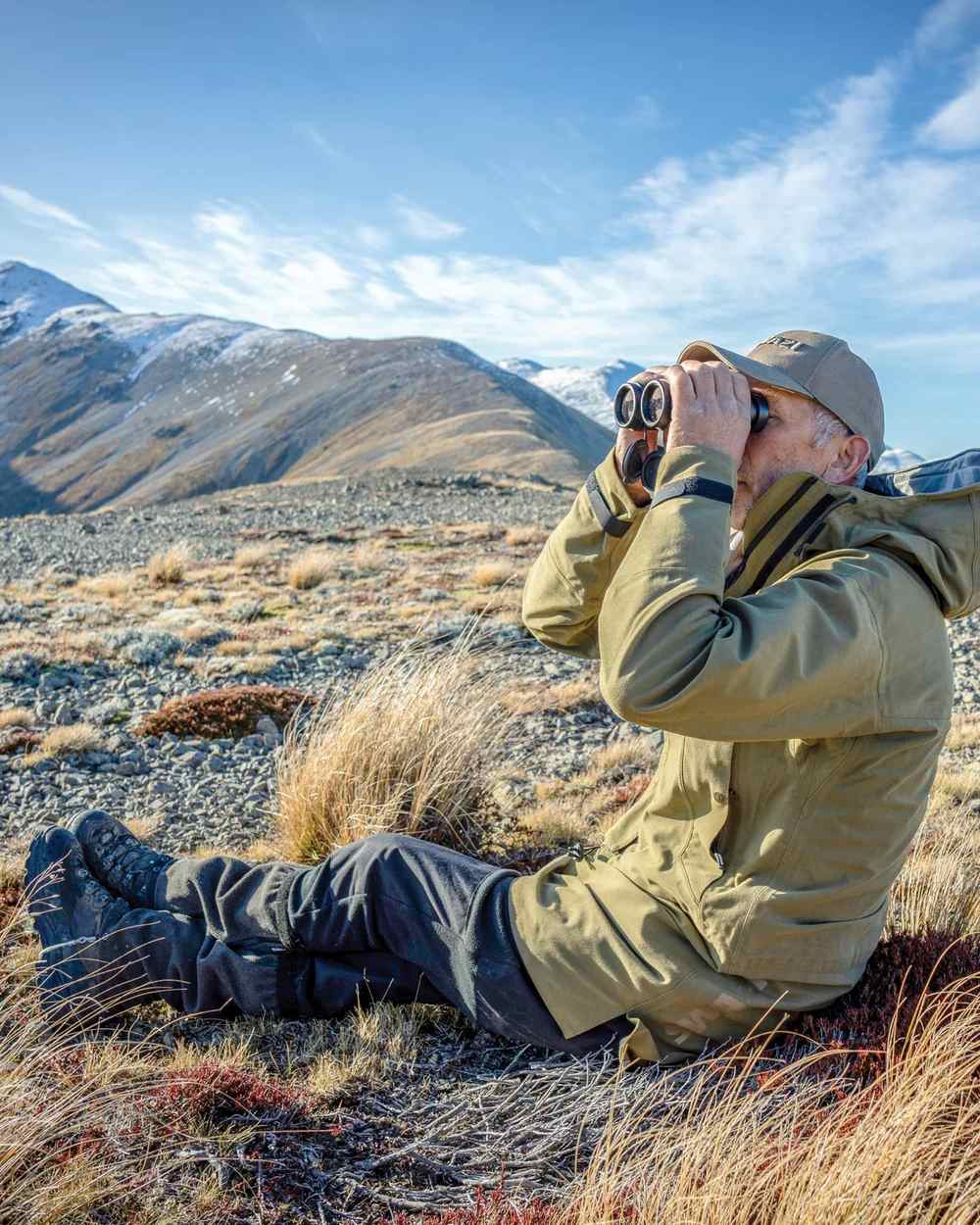 Tussock Green Coloured Swazi Tahr Xp Smock on mountain background