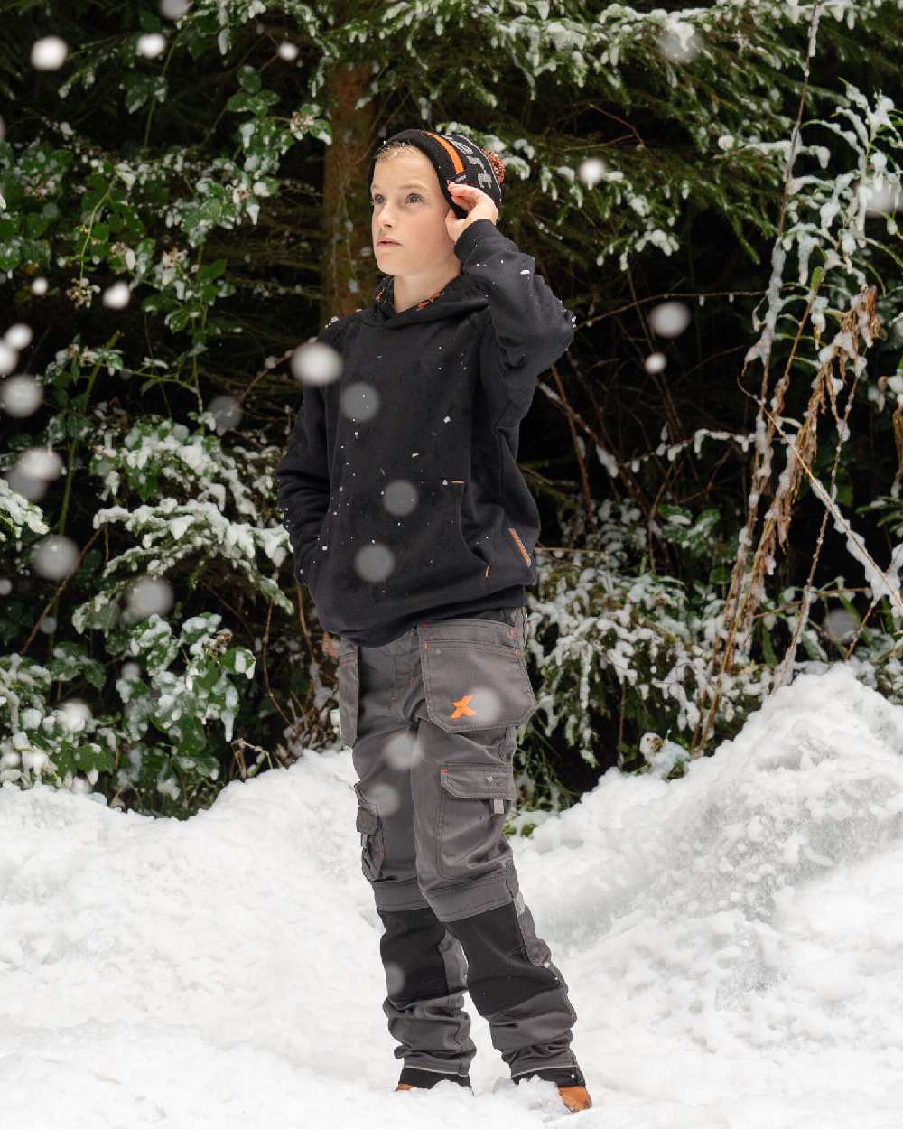 Black Coloured Xpert Children Pro Gift Bundle GGX 2024 on Snow Background